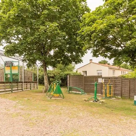 Mobil-home Pour 6 Avec Terrasse à - Api-1-52-728 *