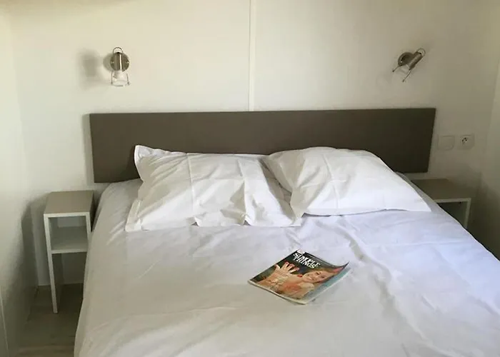 Κάμπινγκ Mobil-home Pour 6 Avec Terrasse A - Api-1-52-728 Avrillé